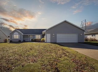 3177 Molly Brown Ln, Green Bay, WI 54313