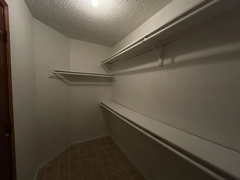 2412 Amber Hill Ln — Photo 24