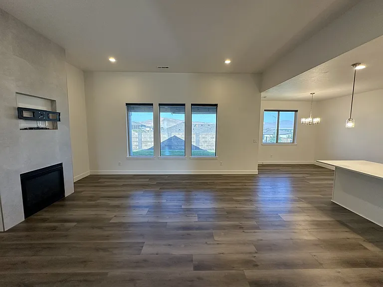 707 Athens Dr — Photo 15