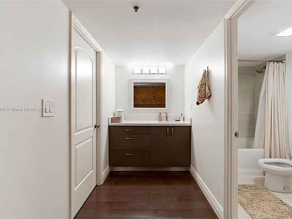 4th image of 210 174th St APT 1511