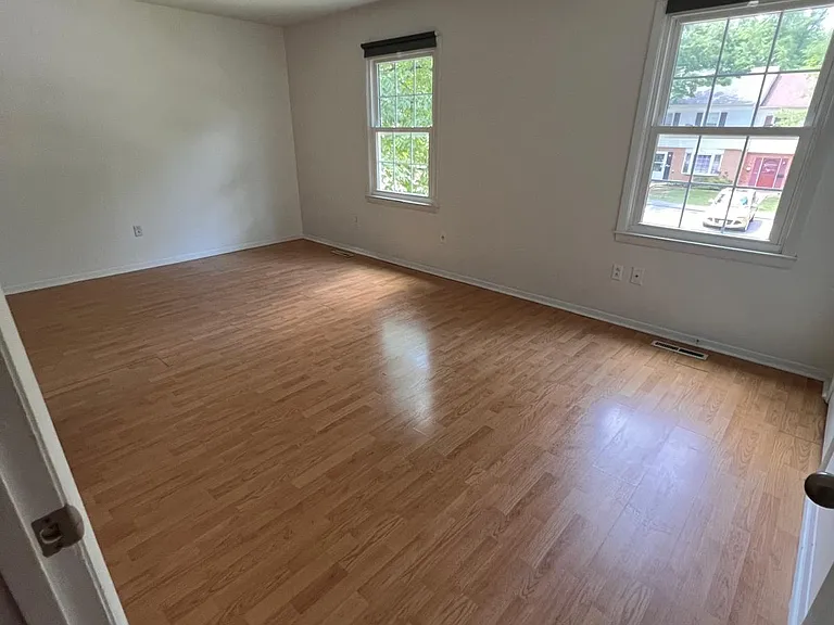 2803 Newton Ct — Photo 5