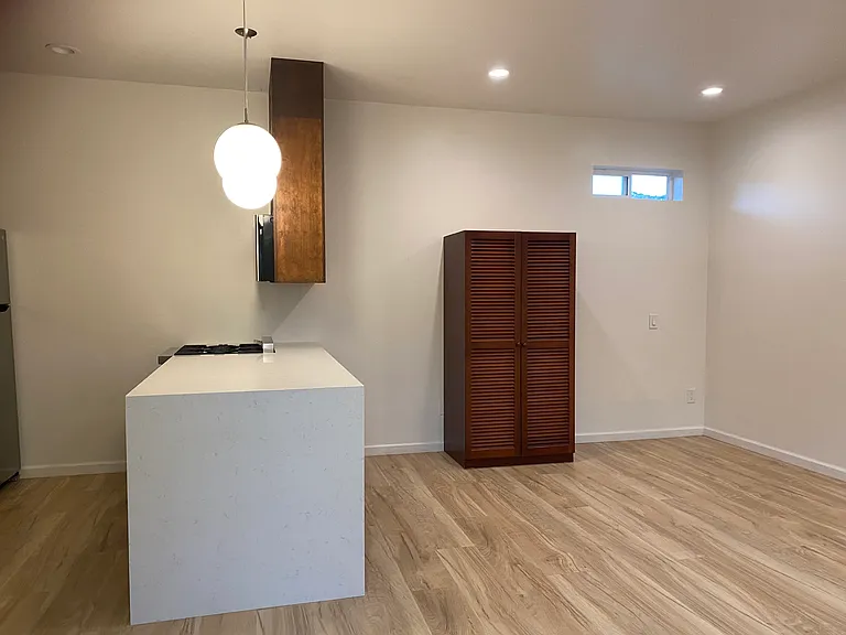 1207 Webster St — Photo 3