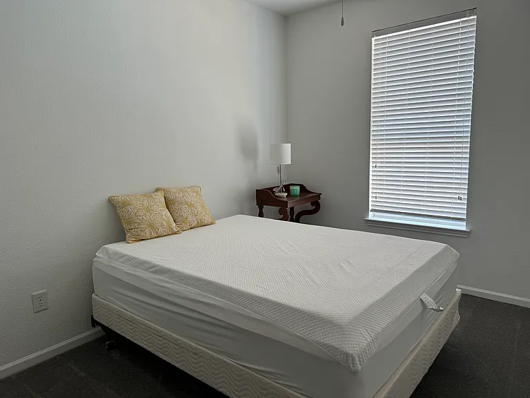 bedroom for rent