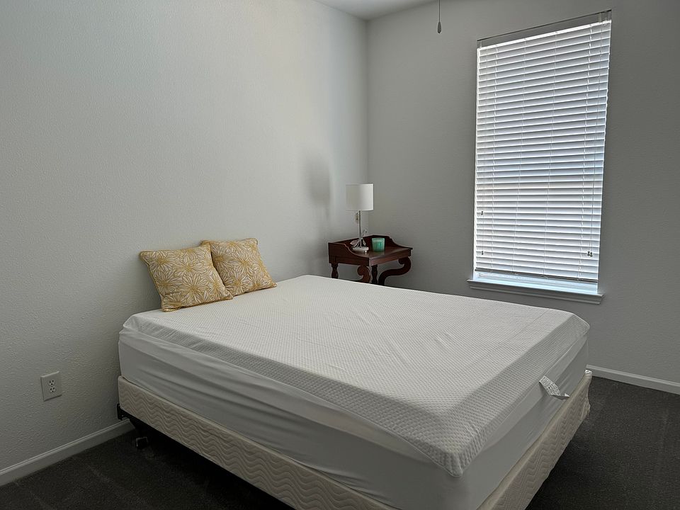 bedroom for rent