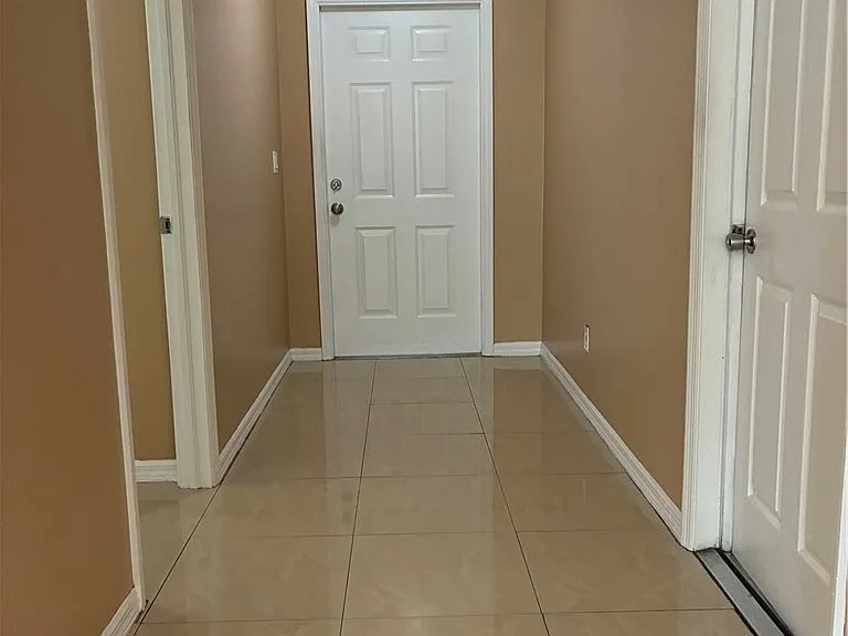 10741 Robinson St — Photo 6