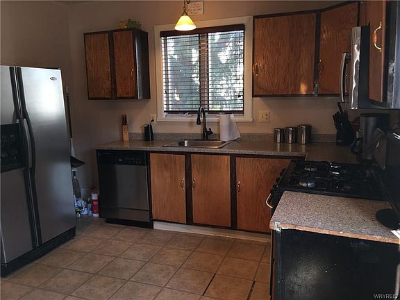 3rd image of 239 Wallace Ave