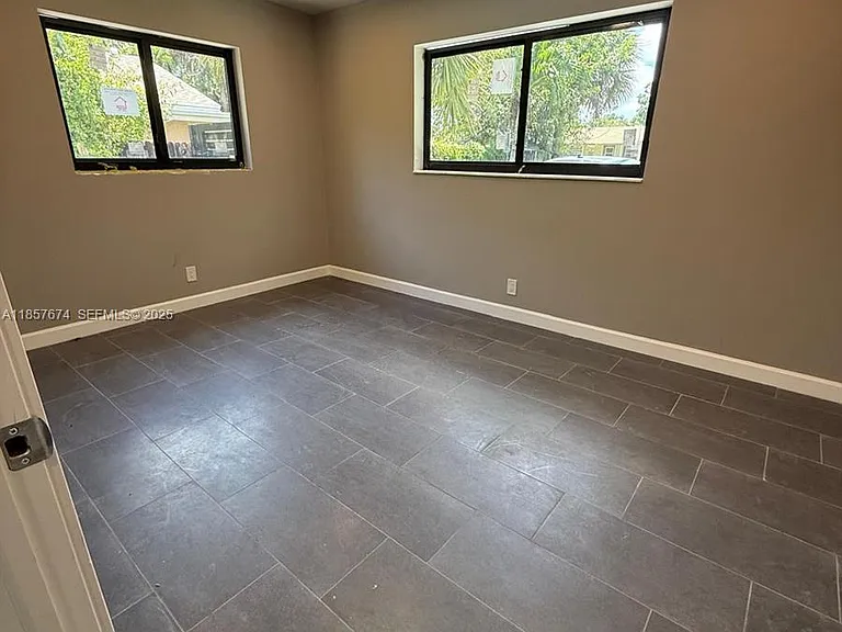 2927 SW 19th St — Photo 5