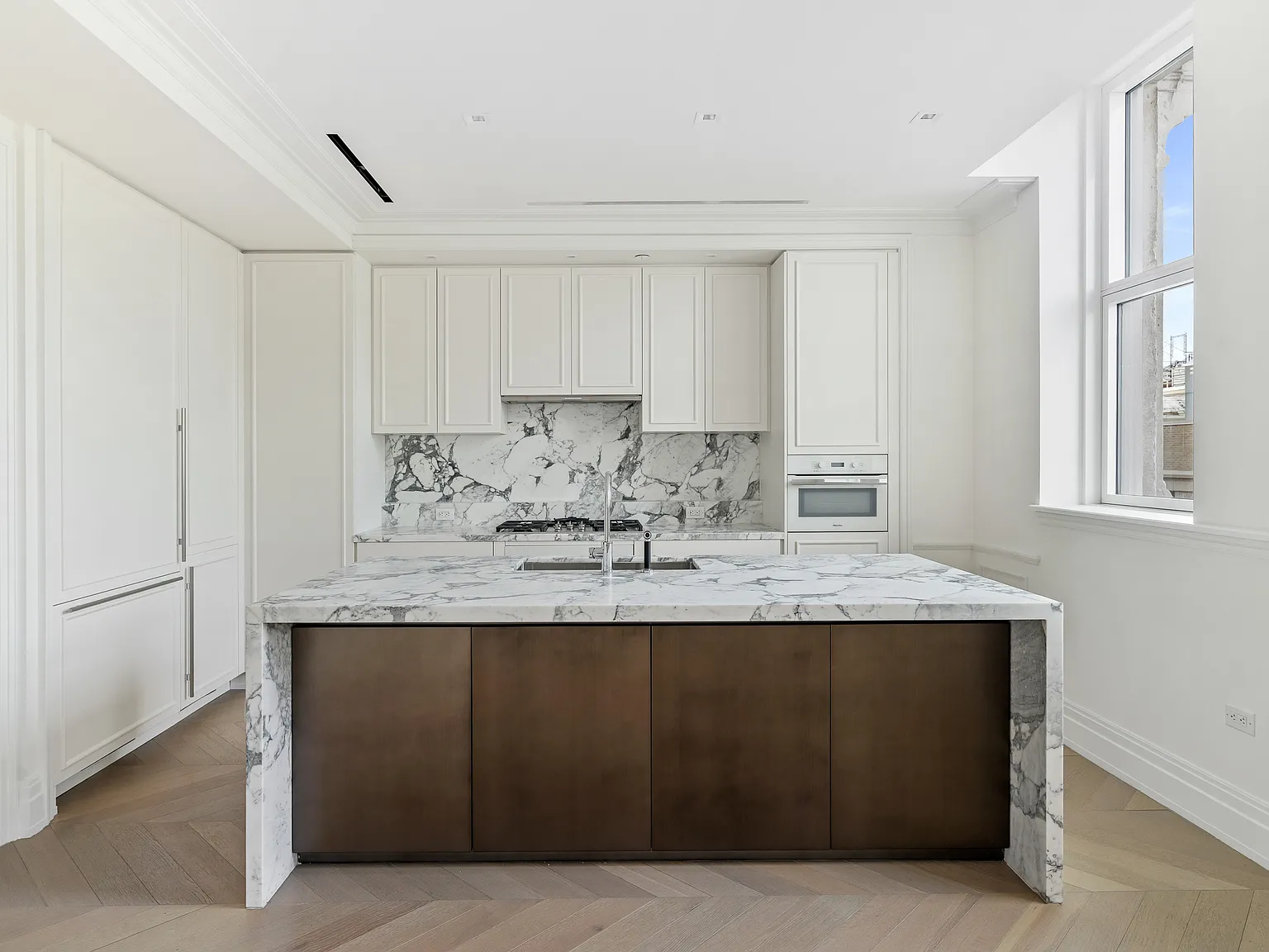 108 Leonard Street — Photo 3