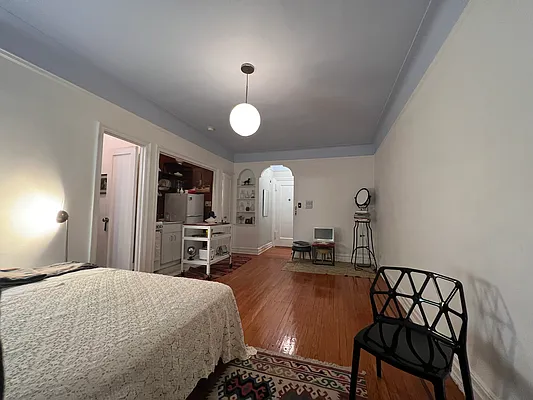 Rented by Charney Real Estate LLC | media 2