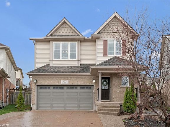 2nd image of 707 Commonwealth Cres