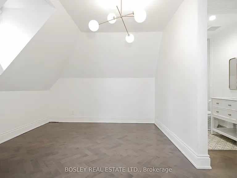 178 High Park Ave #UPPER — Photo 18