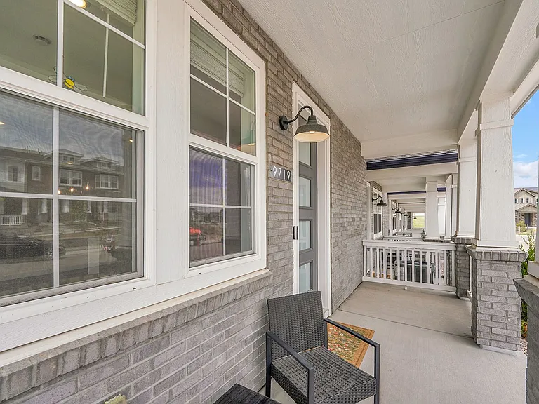9719 Browns Peak Cir — Photo 4
