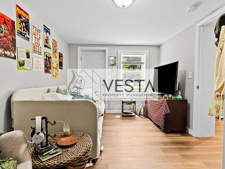 817 Oakdale Rd — Photo 18