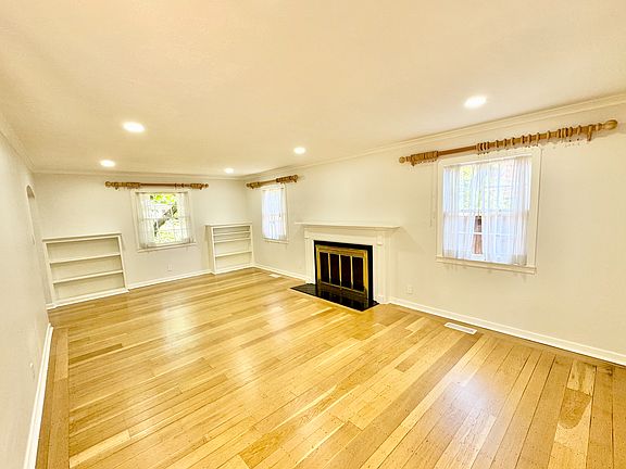 5th image of 452 9th Ave