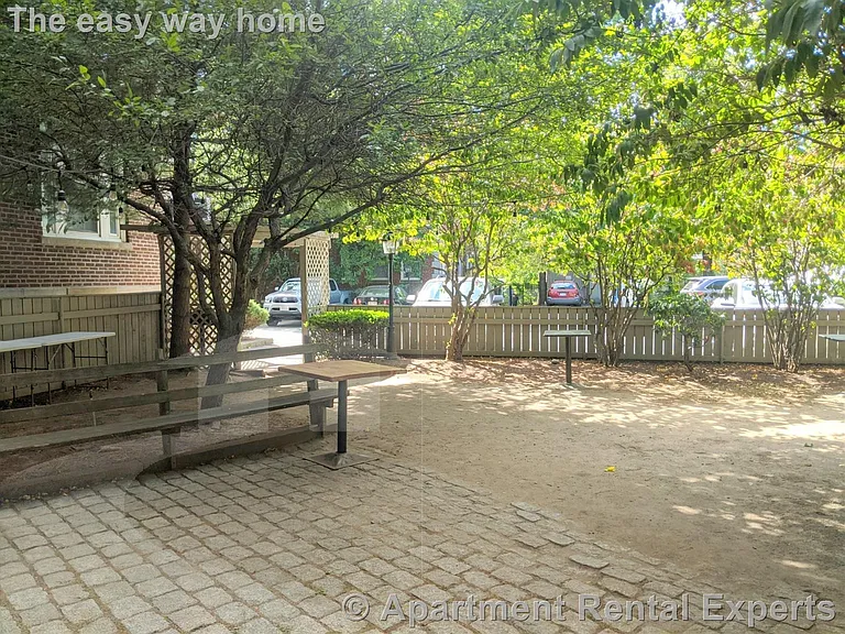 8 Craigie Cir #22 — Photo 21