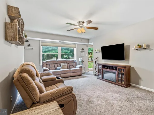 200 Chapel Ct Unit 105, Walkersville, MD 21793