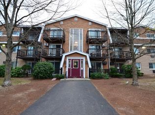 310 Brook Village Rd APT 39, Nashua, NH 03062