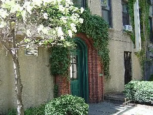 Sold by Douglas Elliman | media 22