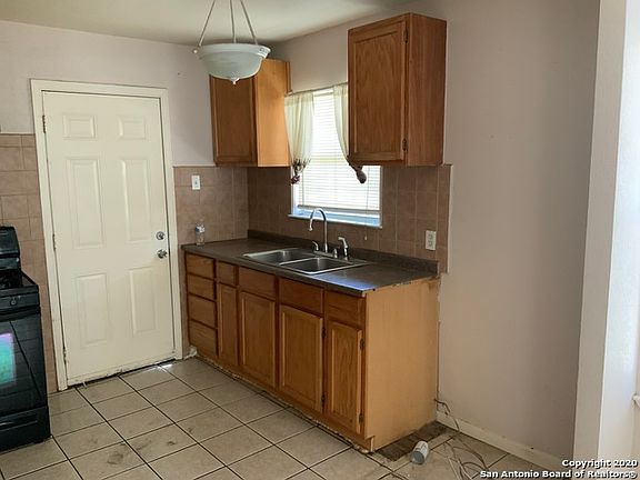 5th image of 3846 S Walters #1-F
