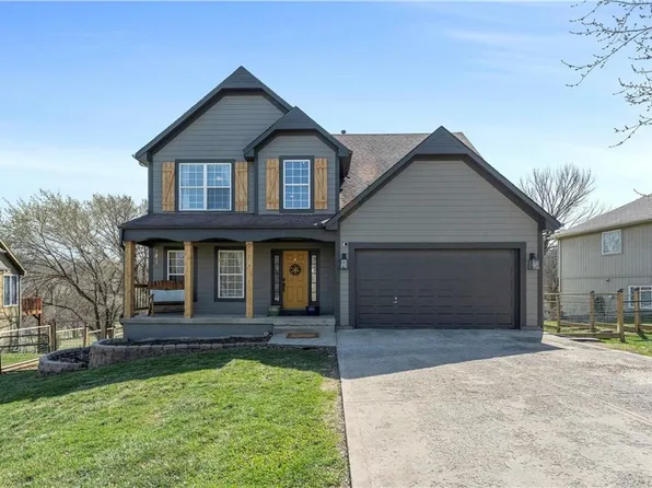 215 E Whispering Hills Blvd, Lone Jack, MO 64070