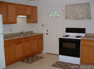 23 Hedge Dr, Springfield, IL 62702