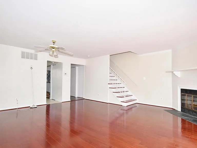 24 Bristow Ct — Photo 6