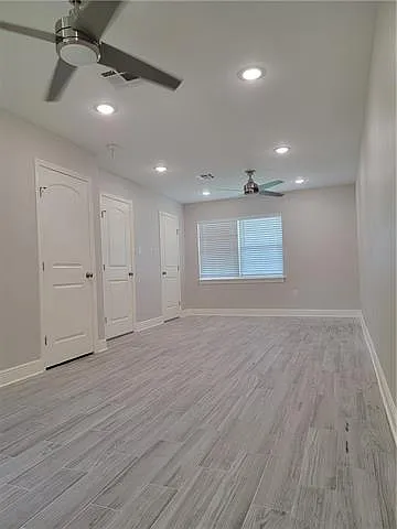 3 bed, 3.0 bath, 1400 sqft, $2,100 — Photo 2