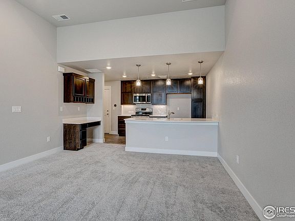 4th image of 827 Schlagel St #8