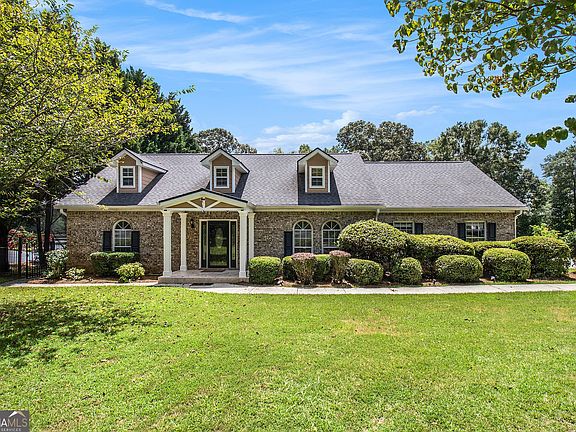 2nd image of 96 Pointe View Ct