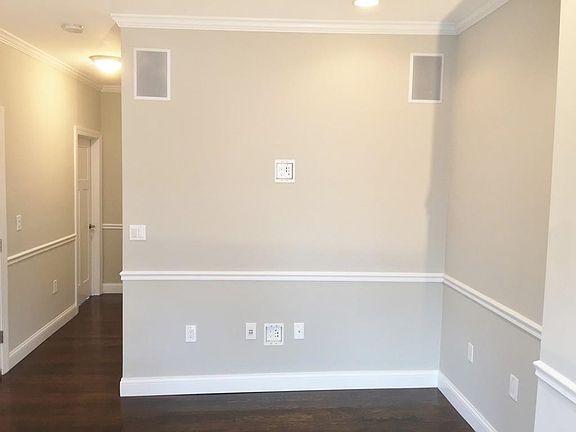 5th image of 296 E 8th St #3