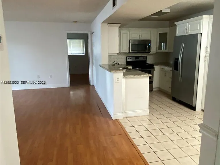 300 Palm Cir W #208 — Photo 30