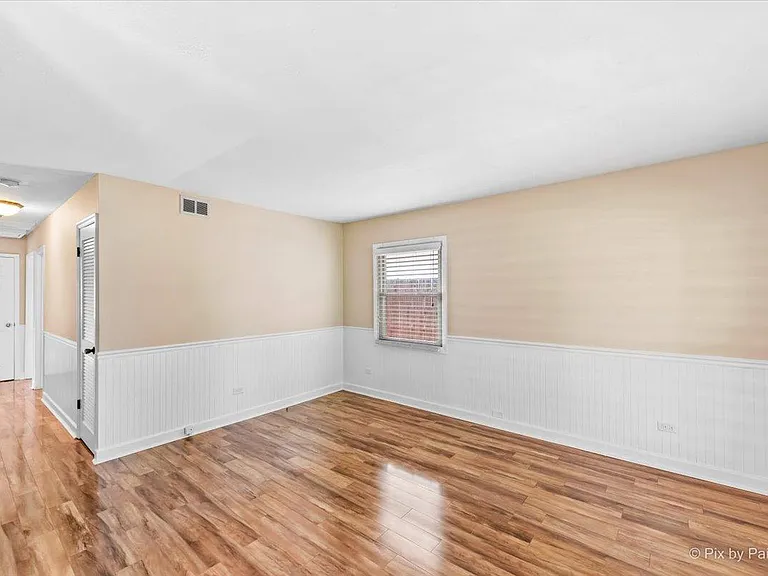 16731 Hilltop Ave — Photo 4