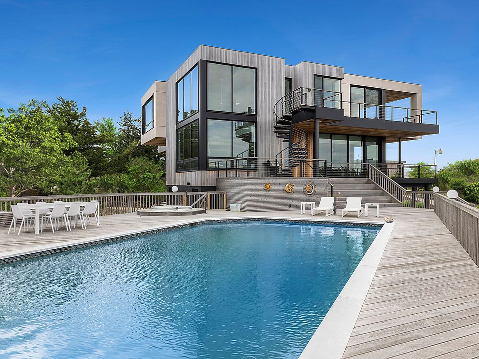 1st image of 14 Stacy Dr