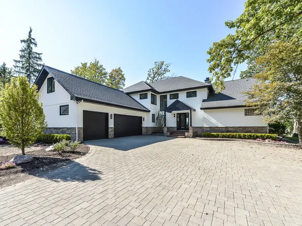 7506 Base Lake Dr, Dexter, MI 48130