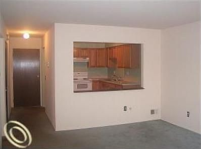 3rd image of 1160 Catalpa Dr APT 106