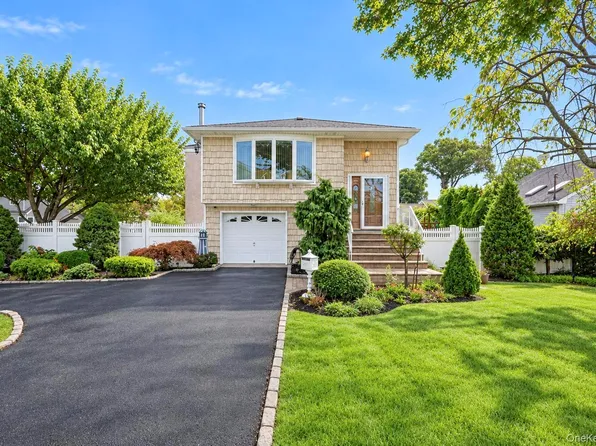 355 W Islip Boulevard, West Islip, NY 11795