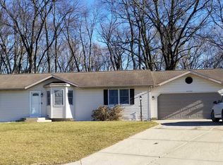 22743 Chestnut Ln, Goshen, IN 46528