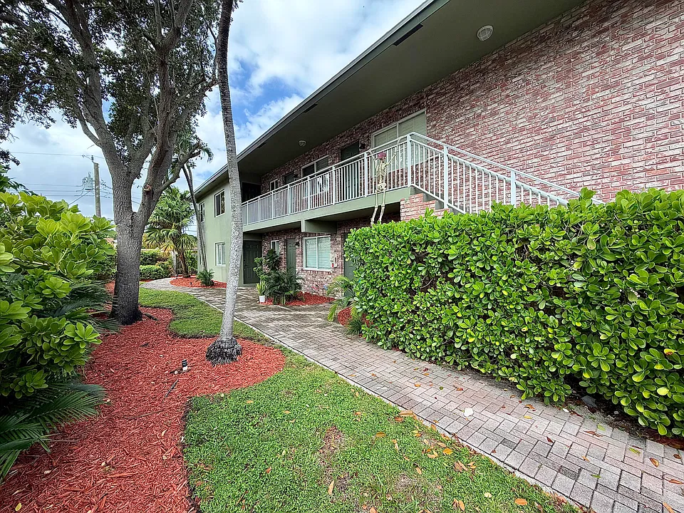 1353 Holly Heights Dr #5