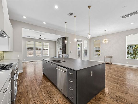 4th image of 964 Judiway St