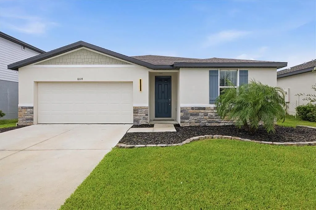 4 bed, 3.0 bath, 1988 sqft, $3,000 — Photo 1