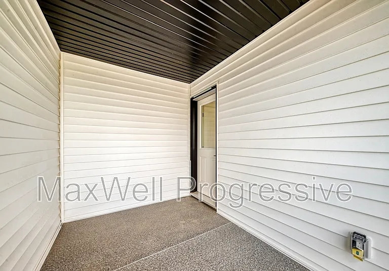 14510 95th Ave NW #MAIN FLOOR — Photo 45