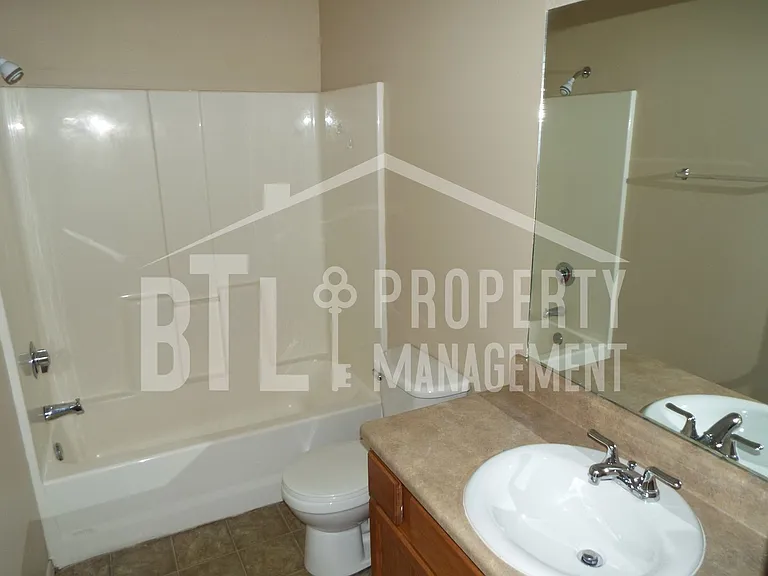 5012 Orchard Ln — Photo 6