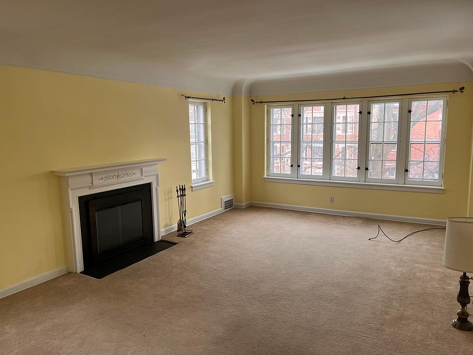 1st image of 10512 S Claremont Ave #2