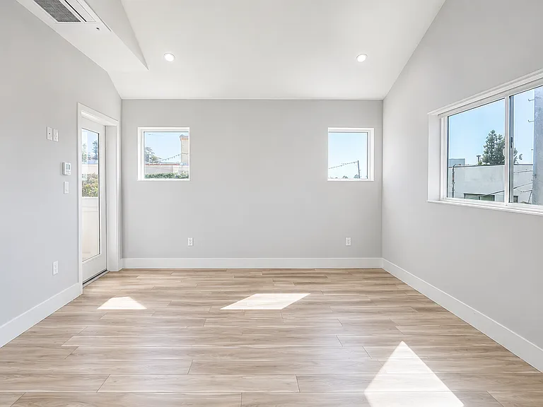 1819 Westholme Ave — Photo 19