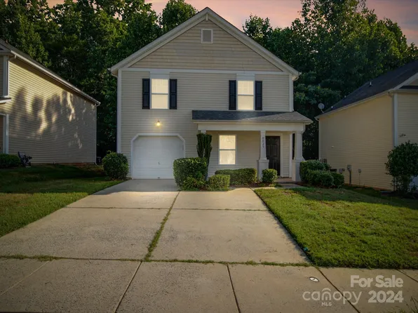 8825 Michaw Ct, Charlotte, NC 28269