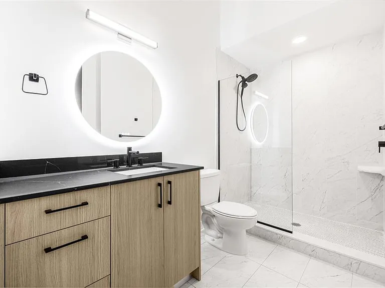 221 Main St N #Penthouse 1612 — Photo 24