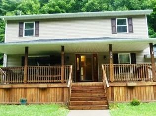 1126 Big Creek Rd, Chapmanville, WV 25508
