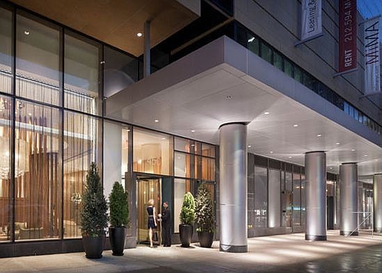 4th image of 450 W 42nd St #5