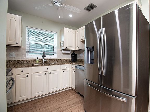 5th image of 50 Woodland Dr APT 107