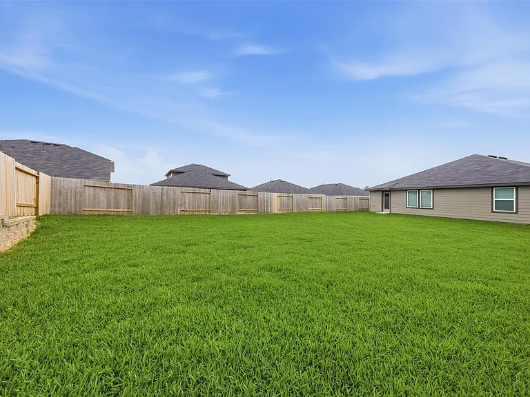 40810 Hawthorne Glades St — Photo 31